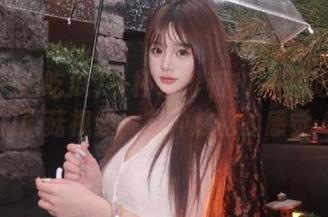 一杯咖啡和17一起吃瓜网页的蘑菇视频，有种放松的感觉……