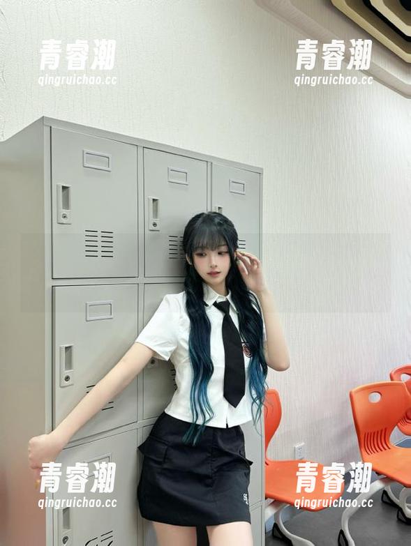 视频点开一瞬间，我的时间和理智全跑去51吃瓜网址了。