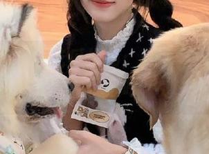 51吃瓜发布：传闻某女星睡觉姿势太奇葩，朋友们直呼‘别拍别拍’！