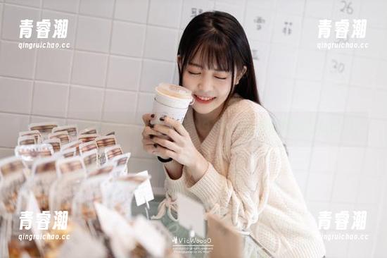刷视频的姿势也得有：91吃瓜苹果版教你吃瓜时尚！