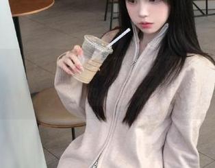 在全网吃瓜的首页漫游，既好玩又让人恍惚的时光真奇妙！