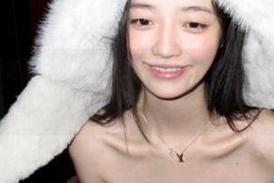 总在在线“吃瓜频道”，越吃越上瘾，体重却似乎无关紧要。