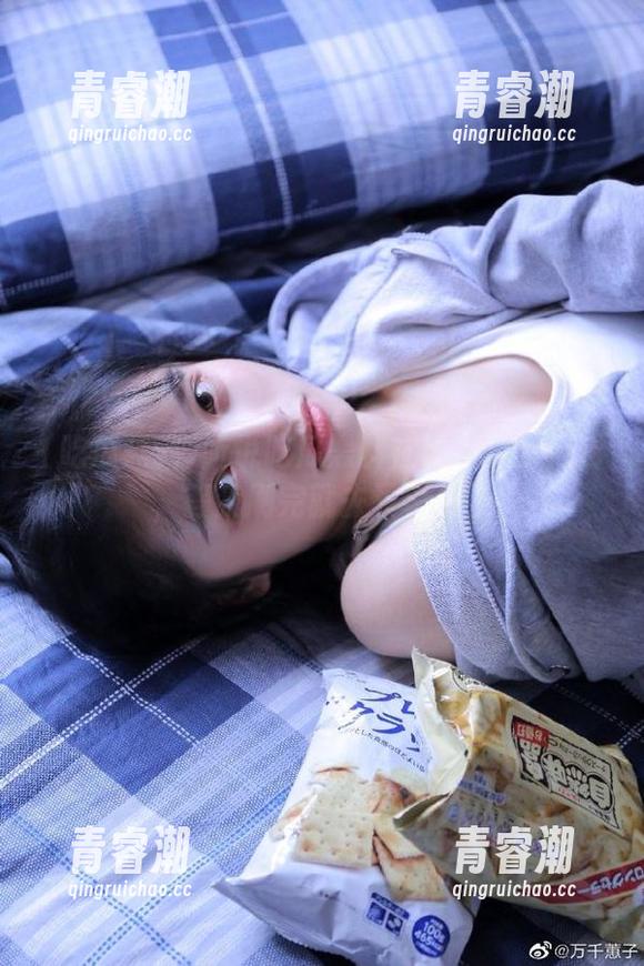 听说吃瓜黑料在线有免费特辑，等我刷完就去买薯片！