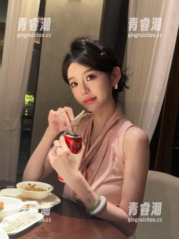黑哥冲料 黑哥冲料官网的小小鱼更新,真心希望黑哥快点安排它洗个白。