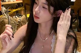 十二点的夜里，黑料911网站等我来吃瓜，难以言说的感受！