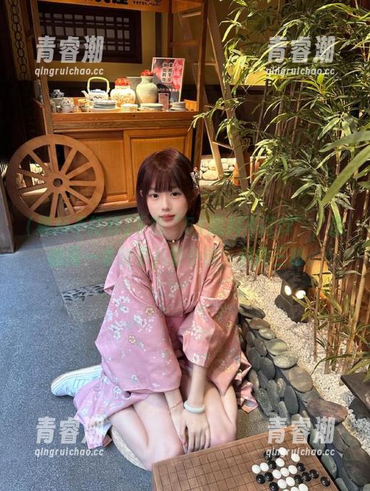 下载“51黑料不打烊”，像翻阅一本快餐八卦小说，只需三秒。