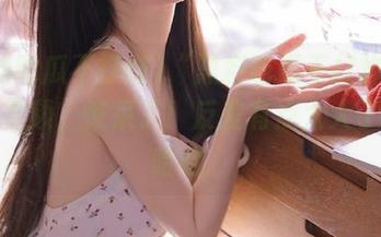 “黑料吃瓜不打烊”发布的视频，惊呆了！反差有点太大了吧，哈哈。