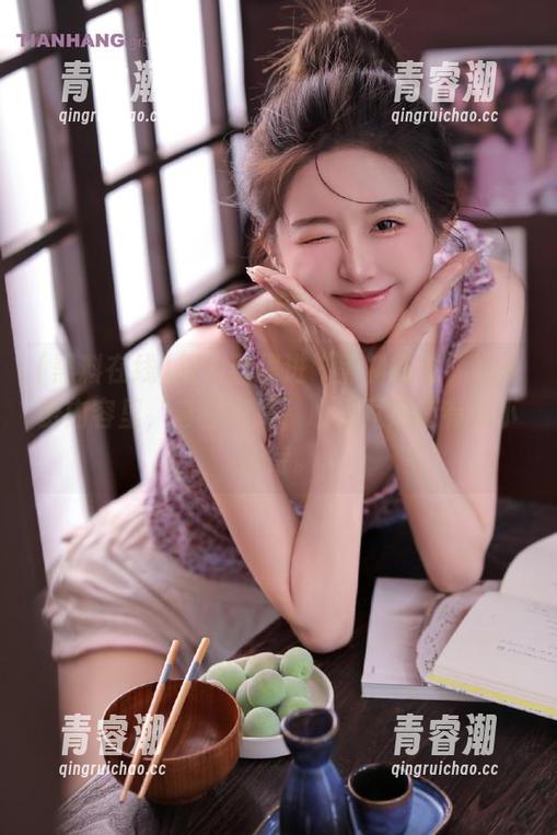 把自己埋进“黑料在线”的免费内容里，奇怪的是，心里竟然还有点小期待。