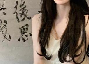 在黑料社区网站畅游，下载连载的八卦，随时更新你的吃瓜心情。